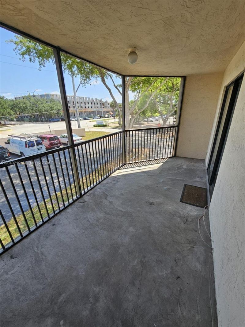 3252 Foxcroft Rd , Unit 216, Miramar, FL 33025 Photo