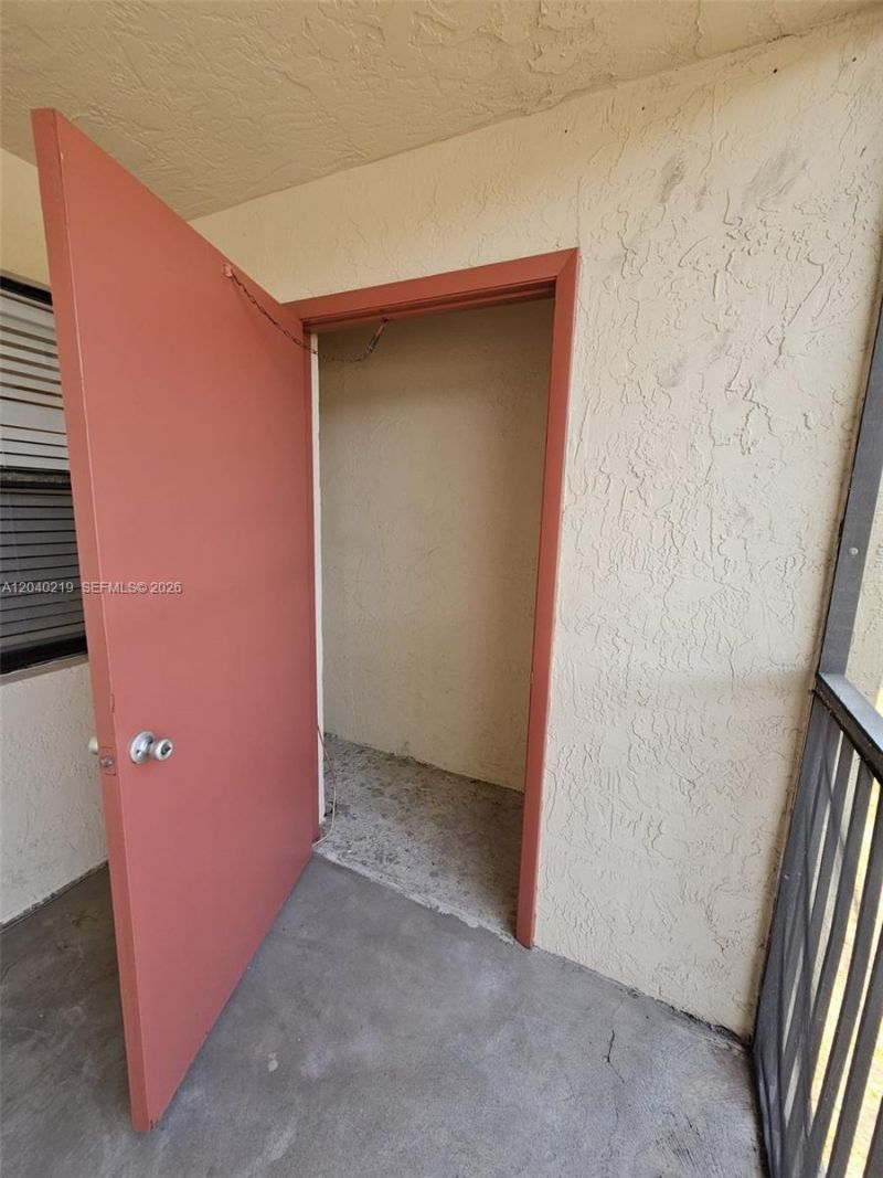 3252 Foxcroft Rd , Unit 216, Miramar, FL 33025 Photo