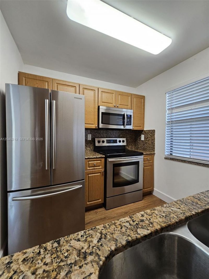 3252 Foxcroft Rd , Unit 216, Miramar, FL 33025 Photo