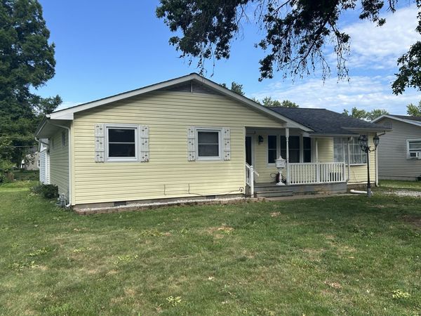 11 Holiday Terrace, Centralia, IL 62801