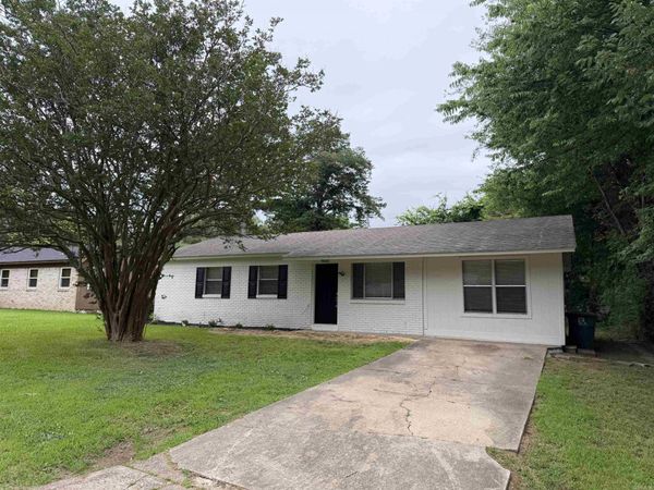 9800 Stardust Trail, Little Rock, AR 72209