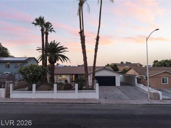 2550 Vegas Valley Drive , Las Vegas, NV 89121