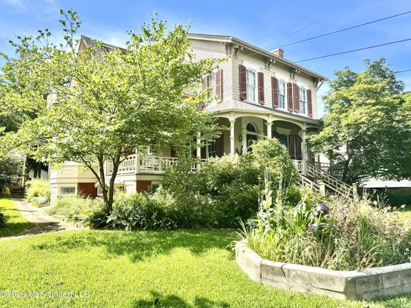 402 N Pearl Street, Natchez, MS 39120