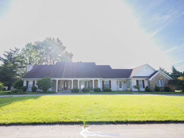3900 N Vienna Woods Drive, Muncie, IN 47304