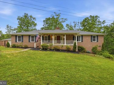 211 CREEKVIEW LANE, MIDDLETOWN, VA 22645