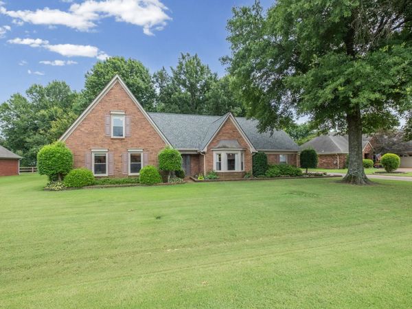 3320 PATRICIA ELLEN DR, Bartlett, TN 38133