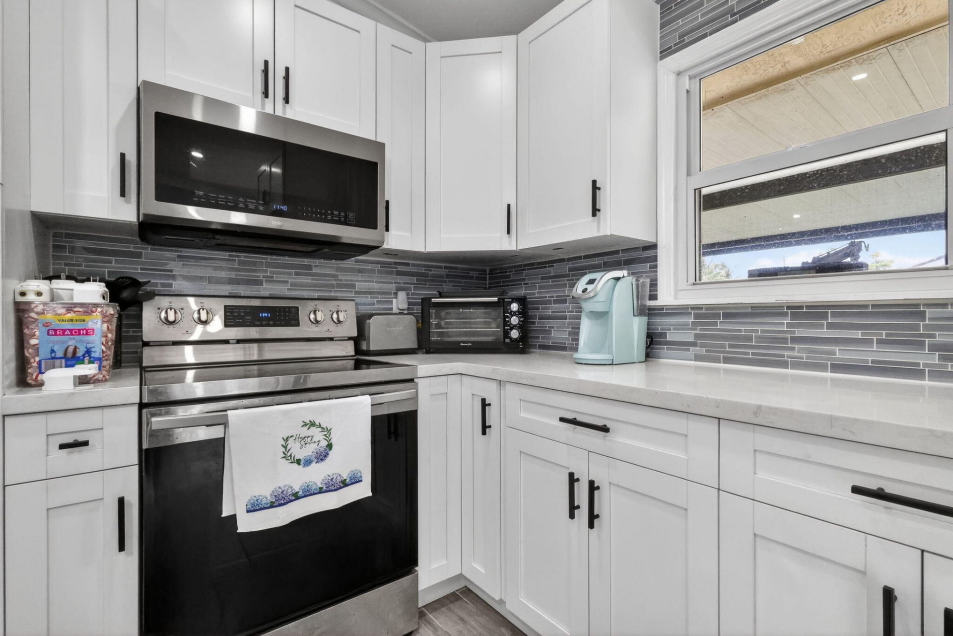 202 Elaine Circle W, West Palm Beach, FL 33409 Photo