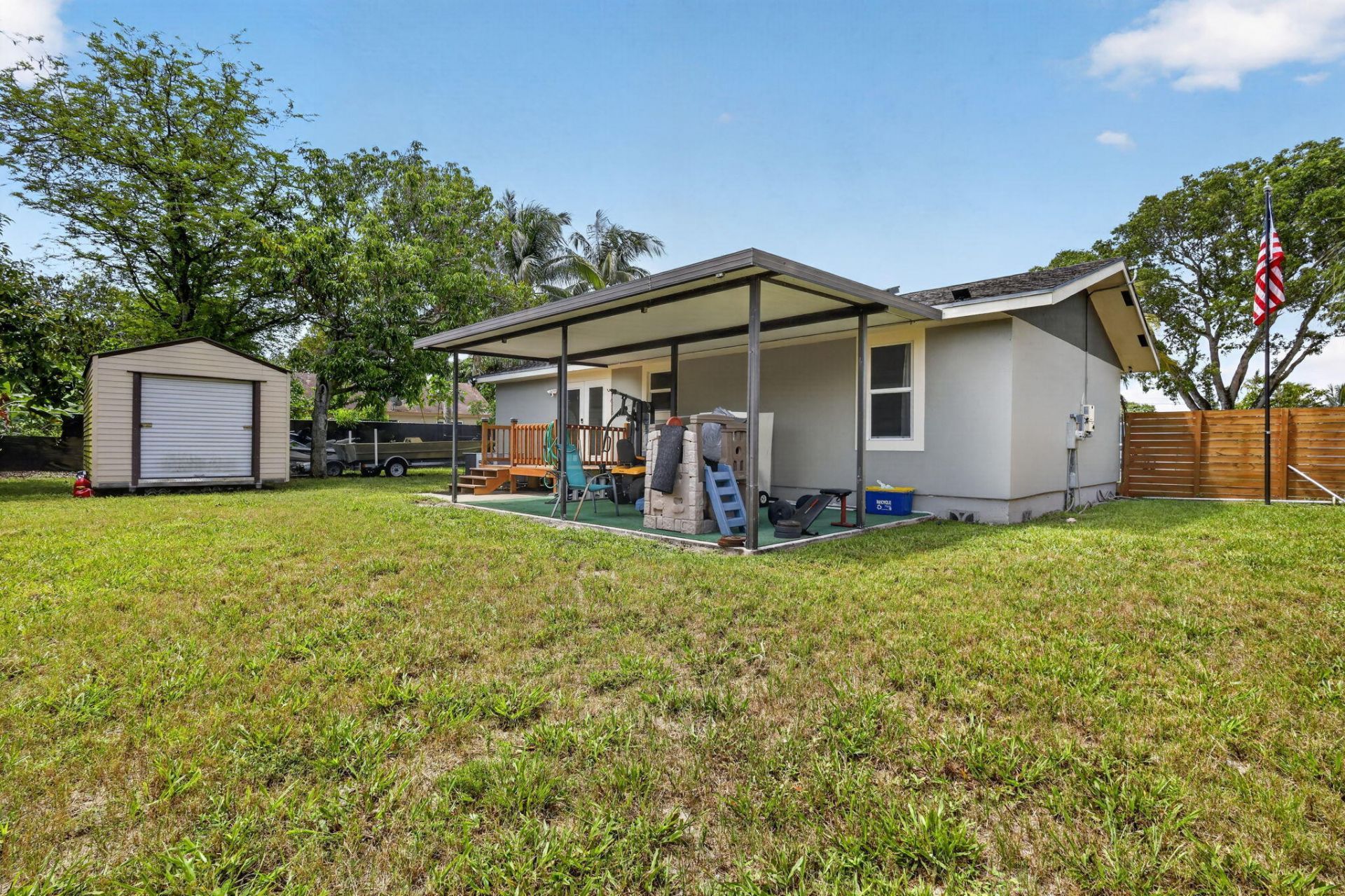 202 Elaine Circle W, West Palm Beach, FL 33409 Photo
