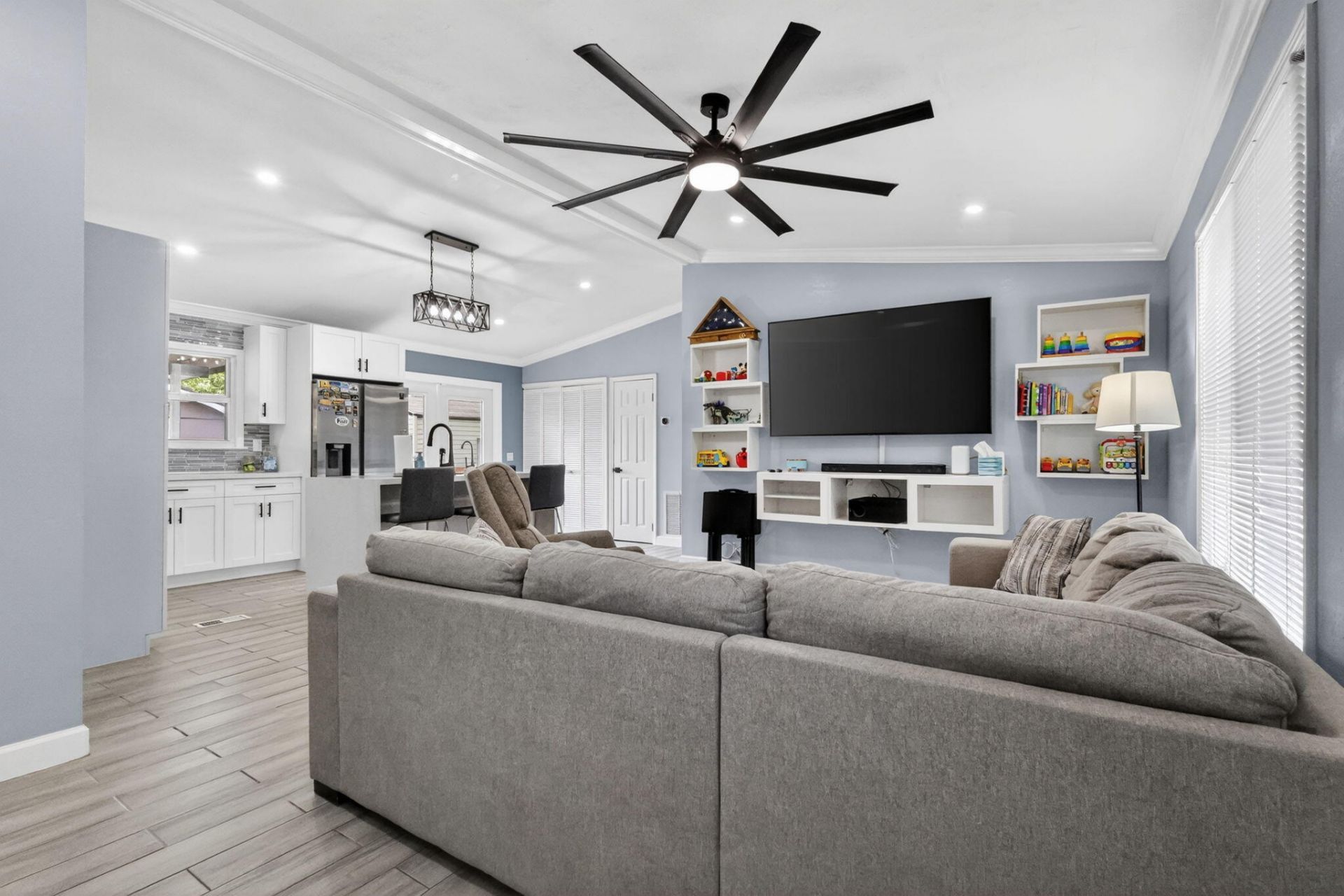 202 Elaine Circle W, West Palm Beach, FL 33409 Photo