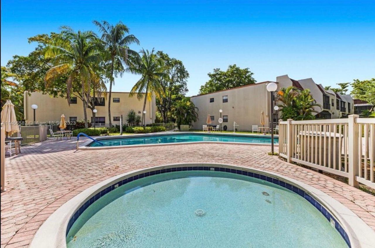 301 N Pine Island Road, Unit 265, Plantation, FL 33324 Photo