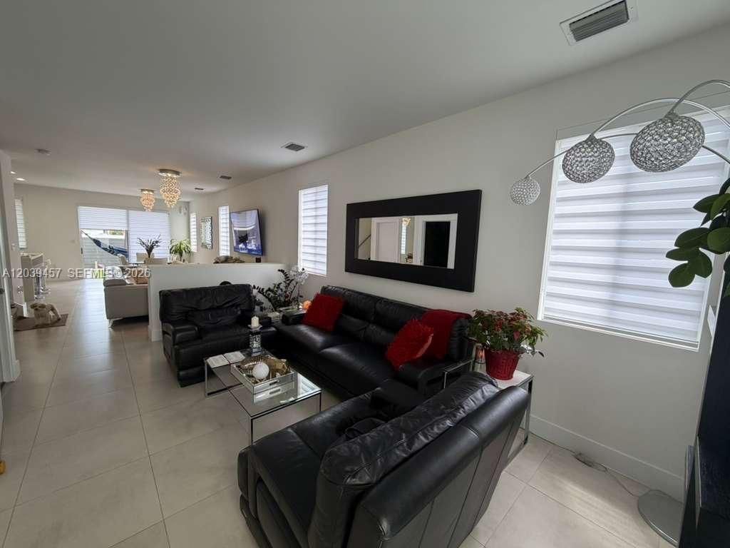 7243 NW 103rd Path , Doral, FL 33178 Photo