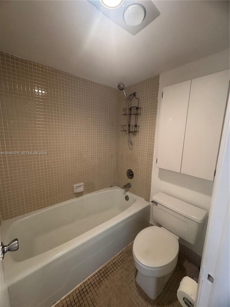 20505 E Country Club Dr, Unit 835, Aventura, FL 33180 Photo