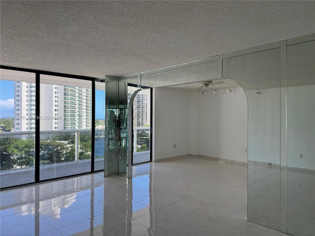 20505 E Country Club Dr, Unit 835, Aventura, FL 33180 Photo