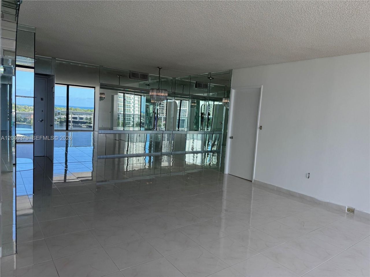 20505 E Country Club Dr, Unit 835, Aventura, FL 33180 Photo