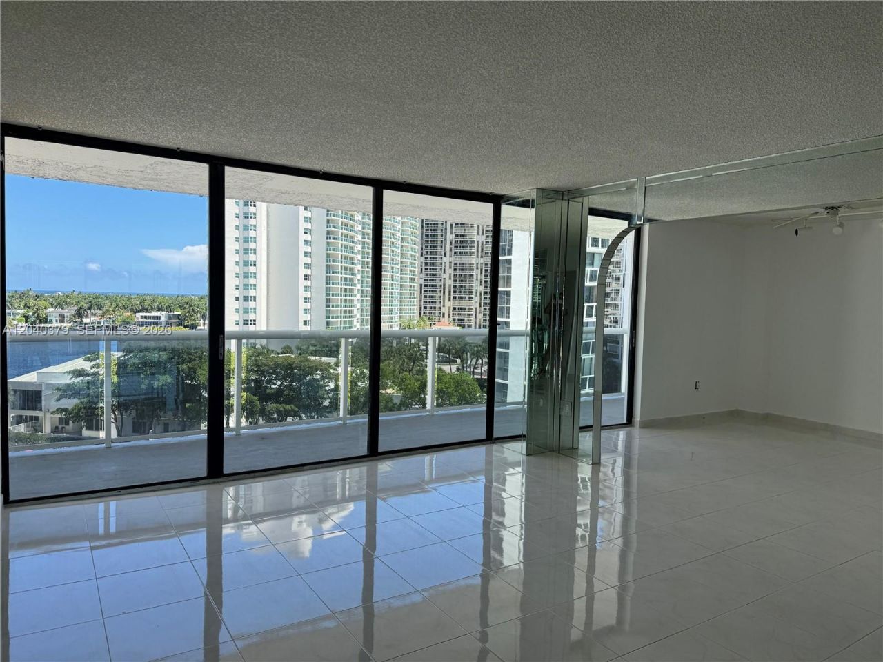 20505 E Country Club Dr, Unit 835, Aventura, FL 33180 Photo