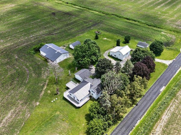 1270 Hillside Road, Edgerton, WI 53534