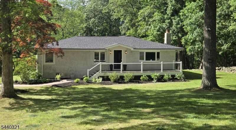 3 Thomas Dr, Independence, NJ 07840 Main Photo