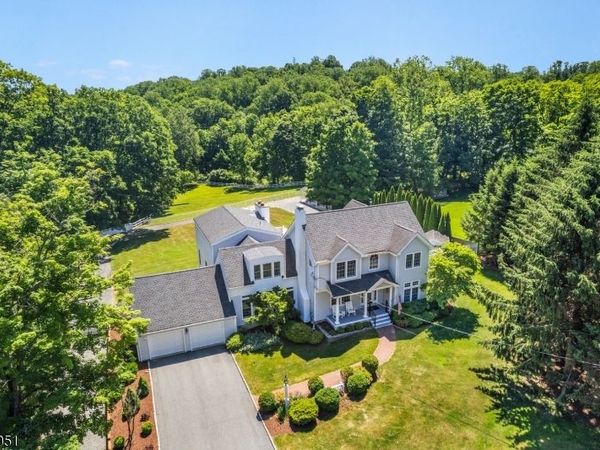 8 Cherry Ln, Mendham, NJ 07945