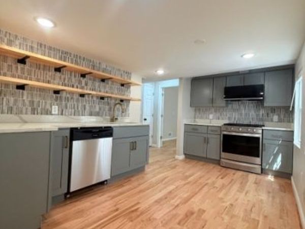 392 S 9th Street, Newark, NJ 07103