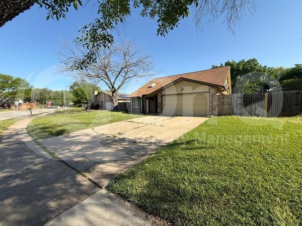 3005 Meandering Way, Bedford, TX 76021