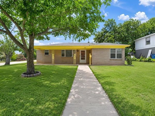 4028 Shawnee Trail, Lake Worth, TX 76135