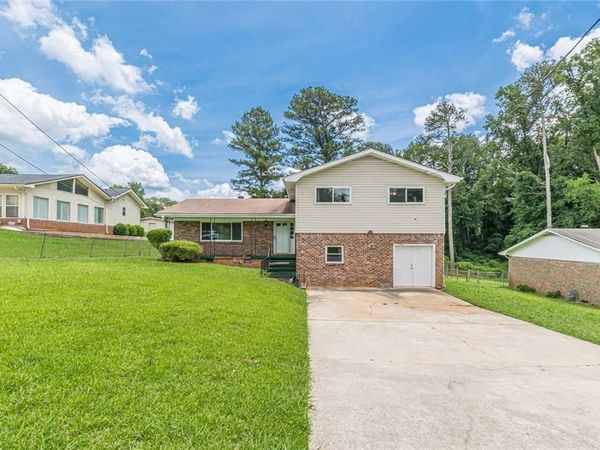 2272 Green Hawk Court , Decatur, GA 30035
