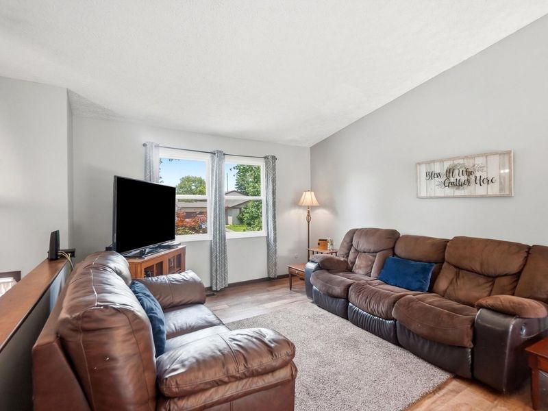 352 Timbercreek Road, Reynoldsburg, OH 43068 Photo 4