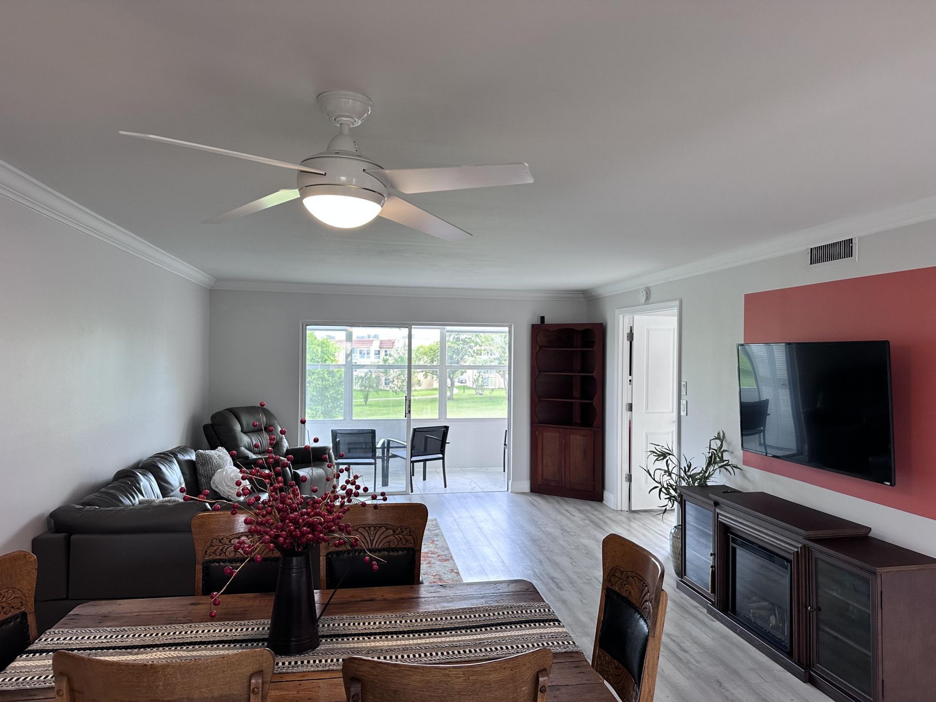 9300 Sunrise Lakes Boulevard, Unit 309, Sunrise, FL 33322 Photo