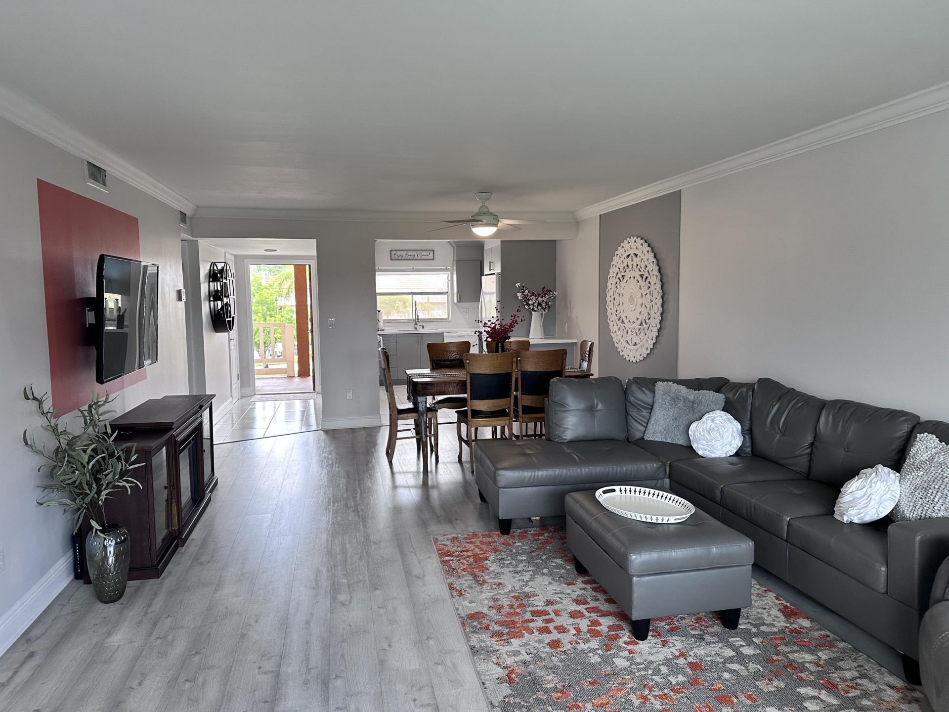 9300 Sunrise Lakes Boulevard, Unit 309, Sunrise, FL 33322 Photo