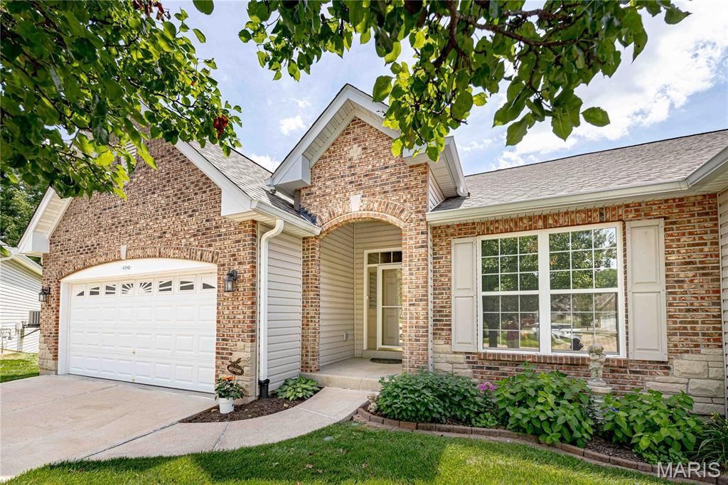 4102 Shepherds Hill Circle , Saint Peters, MO 63304 Main Photo