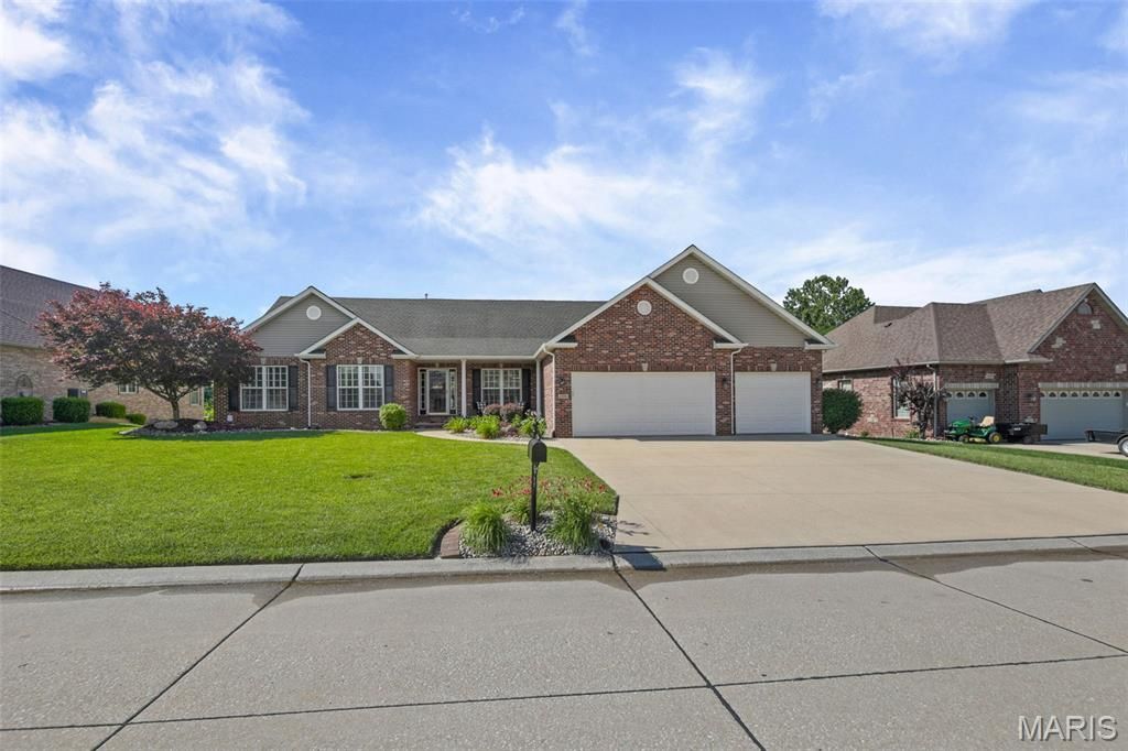 136 Stonebridge Crossing Drive, Maryville, IL 62062 Main Photo
