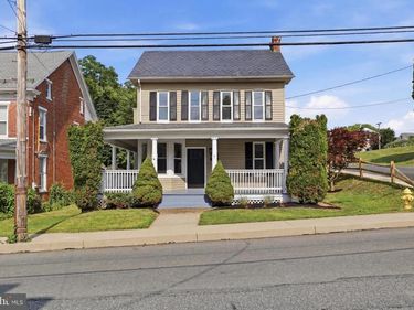 197 S MAIN STREET, YOE, PA 17313