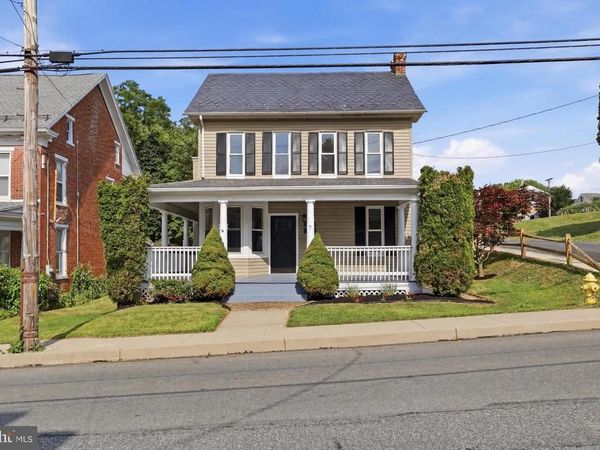 197 S MAIN STREET, YOE, PA 17313