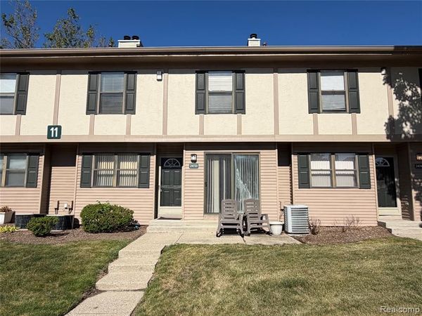 24733 Primrose Lane, Southfield, MI 48033