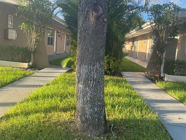 2011 NE 167th St , Unit 9, North Miami Beach, FL 33162