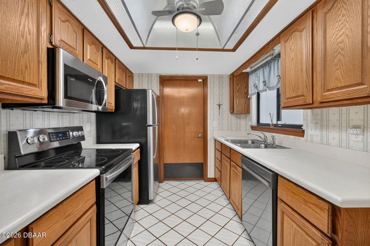 357 Castlewood Lane, New Smyrna Beach, FL 32168 Photo