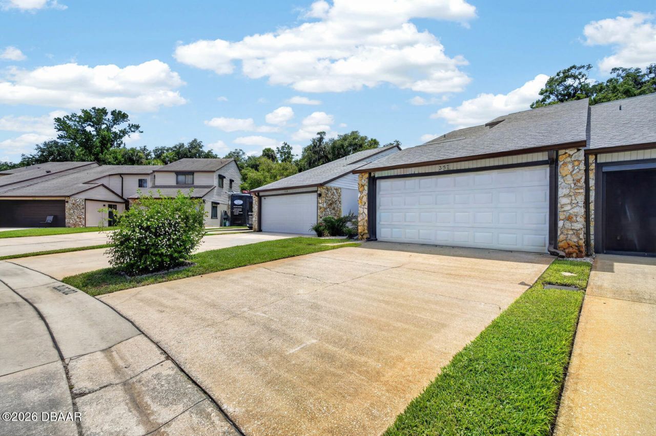 357 Castlewood Lane, New Smyrna Beach, FL 32168 Photo