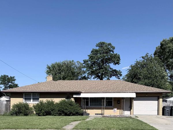 2104 S Dorothy Street, South Bend, IN 46613