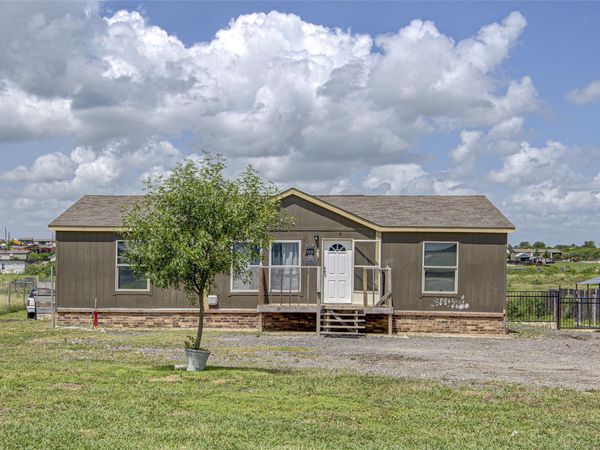 445 Rancho Linda Dr. , Lockhart, TX 78644