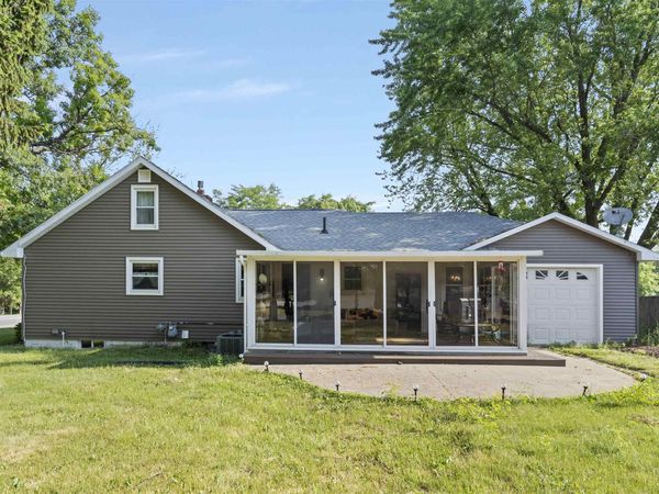 2094 Jamestown Ave , Independence, IA 50644