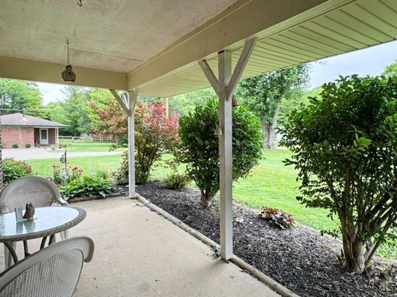 1730 S Weaver Road, Morgan Twp, OH 45053 Photo 2