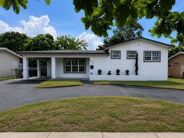 18935 NW 8th Ave , Miami Gardens, FL 33169