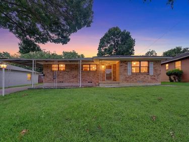 8730 Lapanto Lane , Dallas, TX 75227