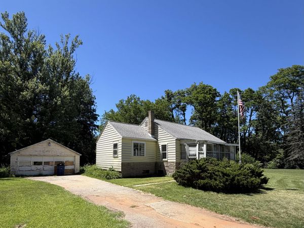 4974 N 600 W , La Porte, IN 46350