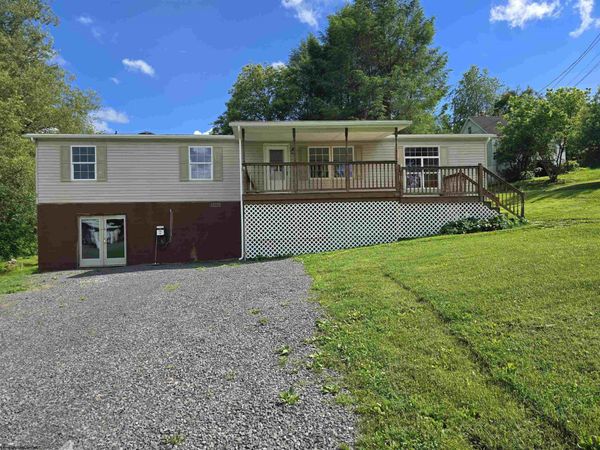 10 W Herring Road, Masontown, WV 26542