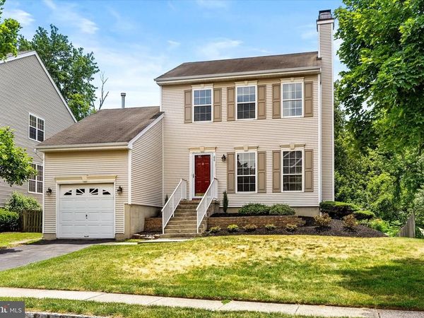 66 ARROWHEAD DRIVE, BURLINGTON TOWNSHIP, NJ 08016