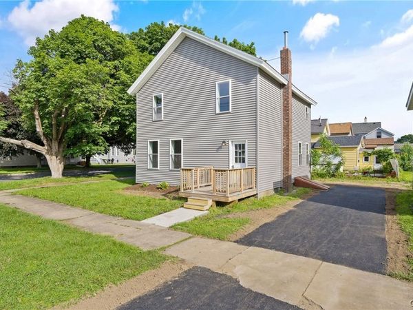 105 E Cayuga Street , Oswego, NY 13126
