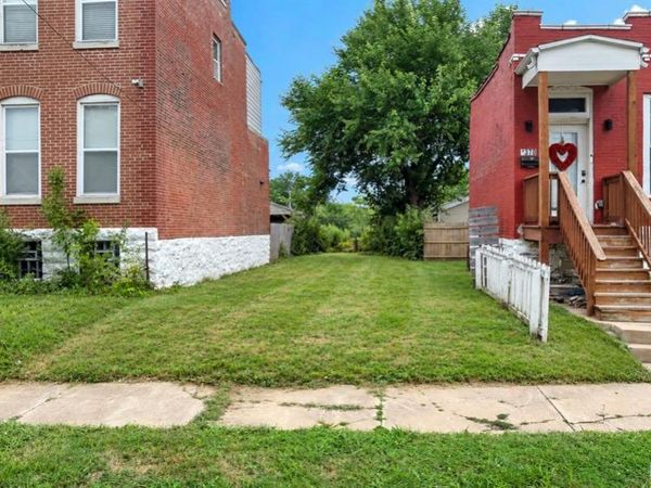 4368 Hunt Avenue, St Louis, MO 63110