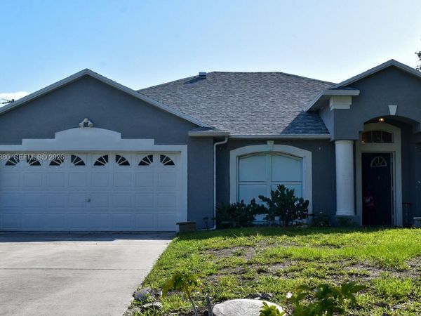 1834 SW Gemini Ln, Port St. Lucie, FL 34984
