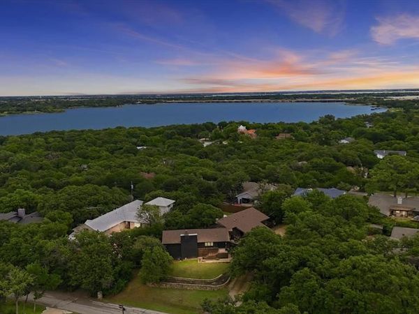 104 Highland Lake Drive, Highland Village, TX 75077